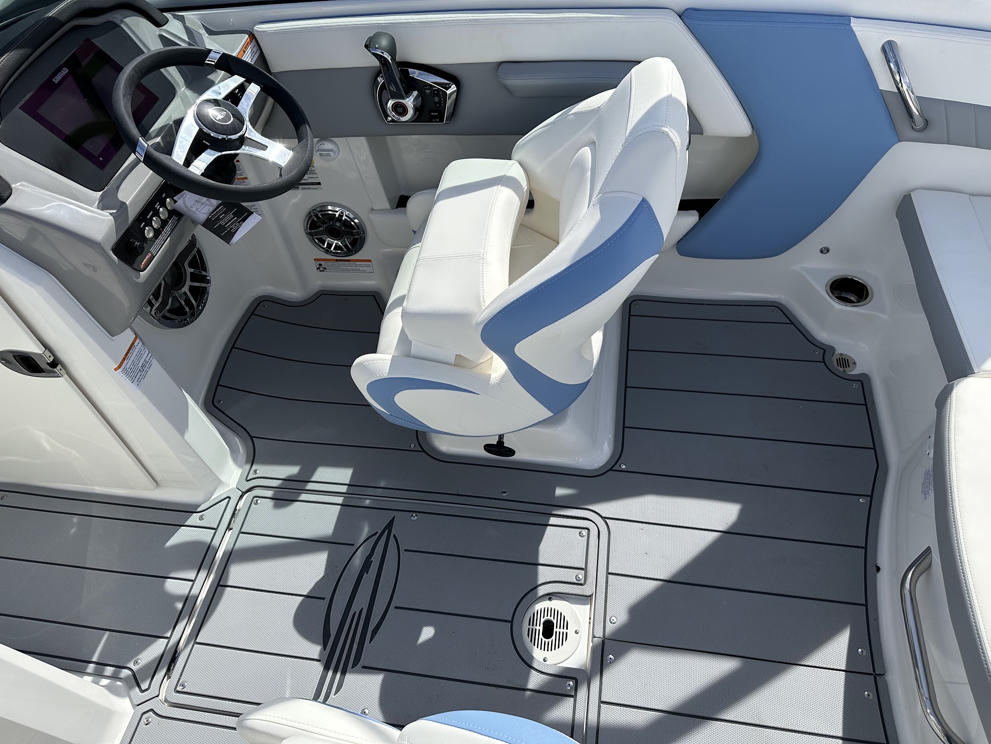 2024 Chaparral 21 SURF 250HP Mercruiser forward drive. - Photo 20